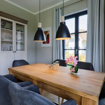 Holiday home Reetland Am - Premium Reetdachvilla Mit 3 Schlafzimmern, Sauna Und Kamin F28 Dranske