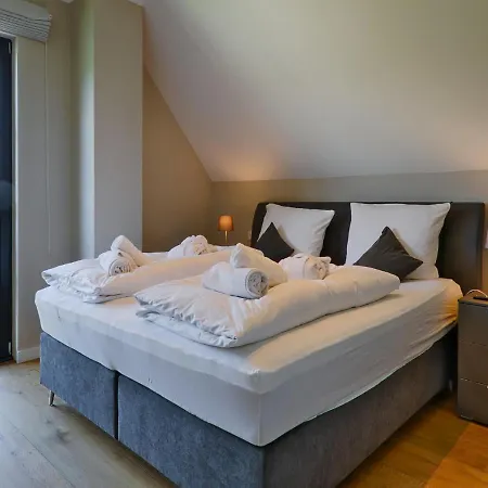 Reetland Am - Premium Reetdachvilla Mit 3 Schlafzimmern, Sauna Und Kamin F28 Holiday home Dranske