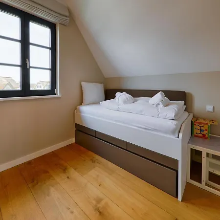 Holiday home Reetland Am - Premium Reetdachvilla Mit 3 Schlafzimmern, Sauna Und Kamin F28
